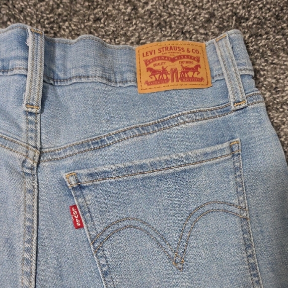 Levi's Light Wash Rolled Hem Denim Shorts - Picture 5 of 5